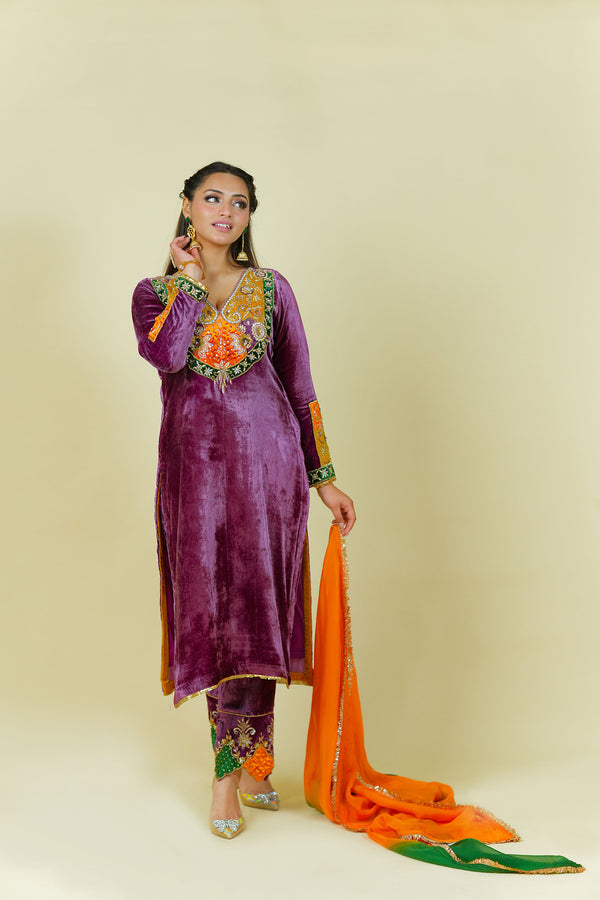 Noorani Velvet Suit Set