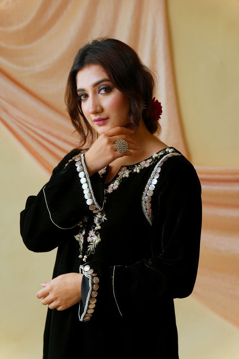 Kashmiri Kali Kurta Set